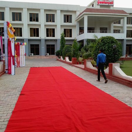 Geetanjali Hotel & Motel Bharatpur Bagian luar foto