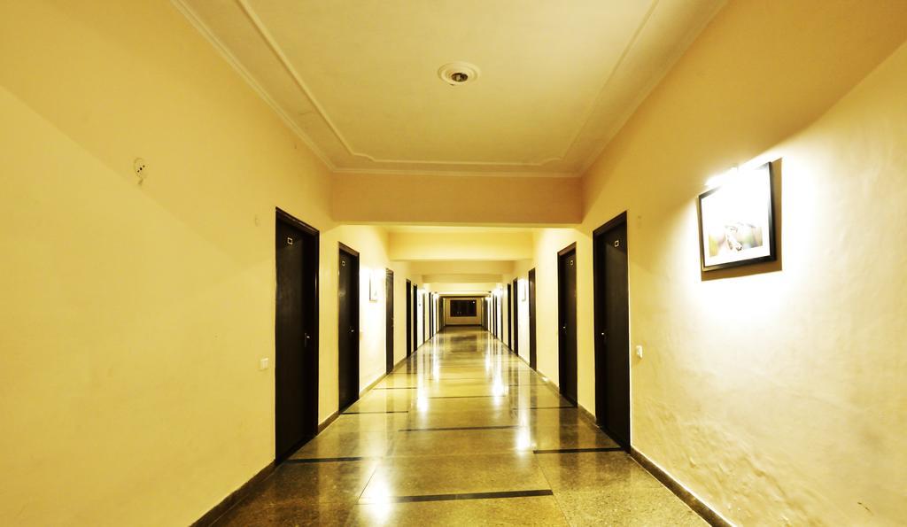 Geetanjali Hotel & Motel Bharatpur Bagian luar foto