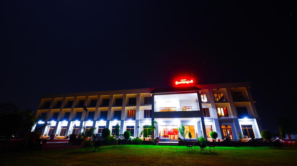 Geetanjali Hotel & Motel Bharatpur Bagian luar foto